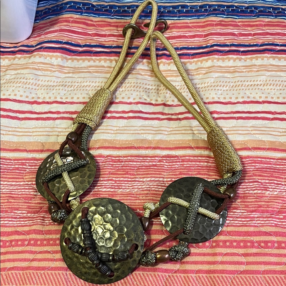 Chic Women's Belt with Bronze and Gold Accents